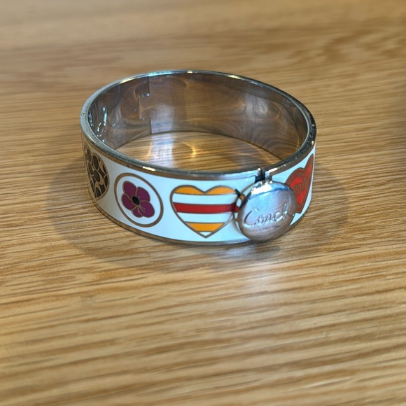 Coach Bracelet Multi Heart and Poppy Floral Hinged Bangle - Picture 1 of 4
